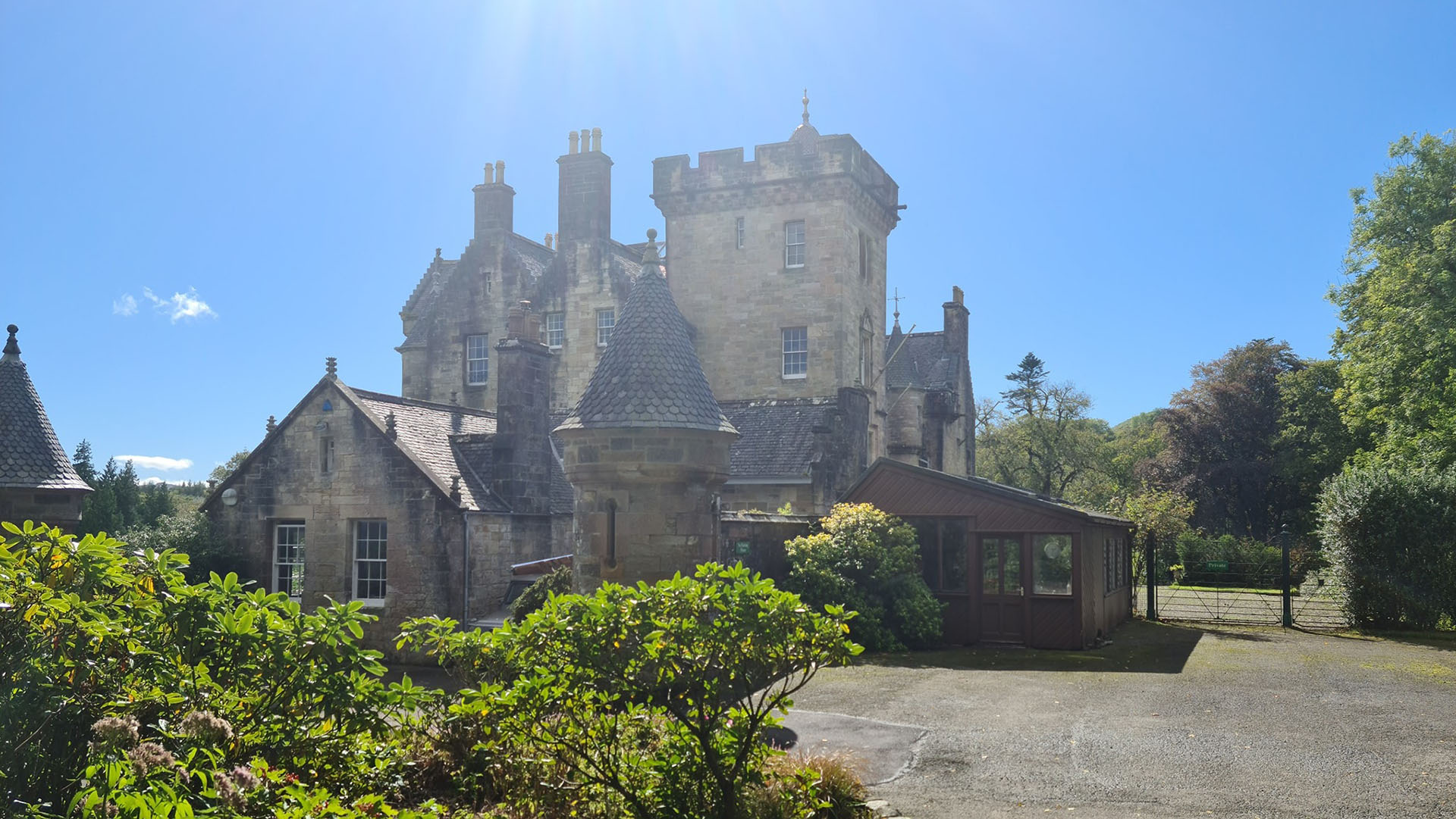 Torosay Castle gardens and baronial facade